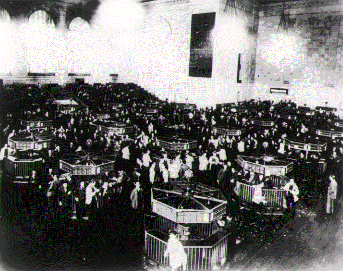 Trading floor da New York Stock Exchange imadiatamente após o crash de 1929.