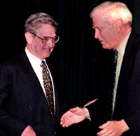 George Soros (à esquerda) com James Billington